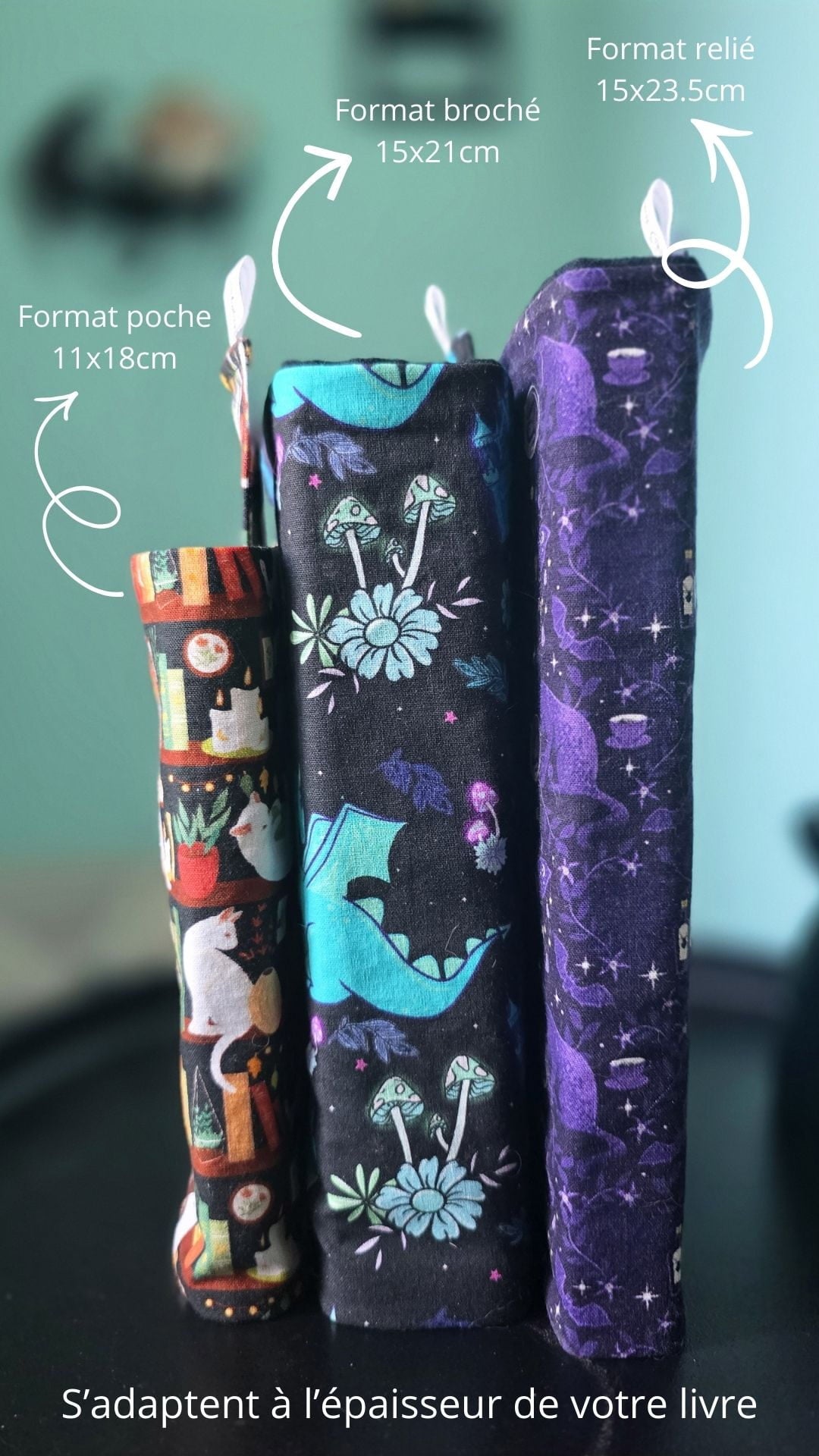 Couvre-livre artisanal ajustable aux nombres de pages et à l'épaisseur du livre. montrant les 3 differents formats disponibles