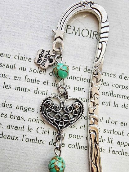 marque-page en métal noiraude inspiré du studio ghibli. Manga. Pierres naturelles turquoise verte. Fait main par belletteworksho. Breloque coeur